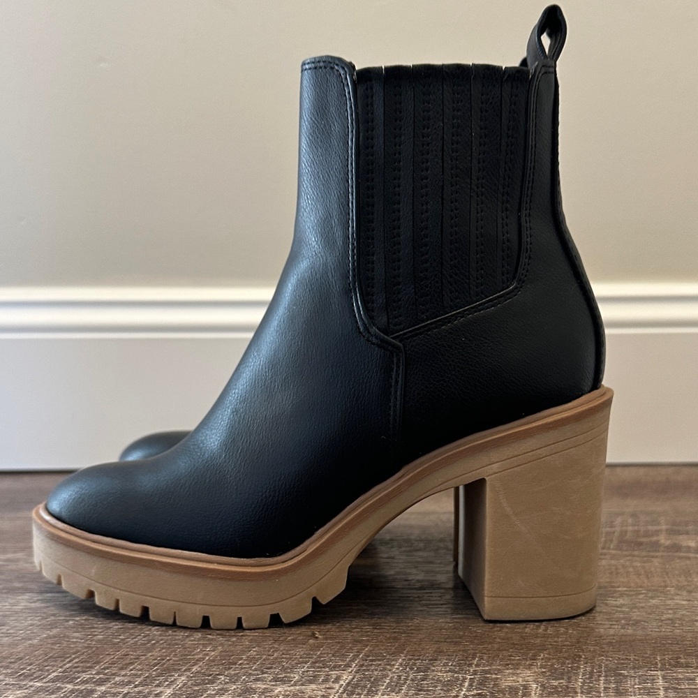 DV by Dolce Vita Black Ankle Boots with Lug Sole